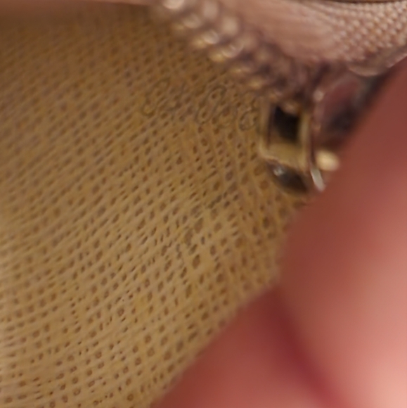 Louis Vuitton Epi Wallet - Picture 5 of 10